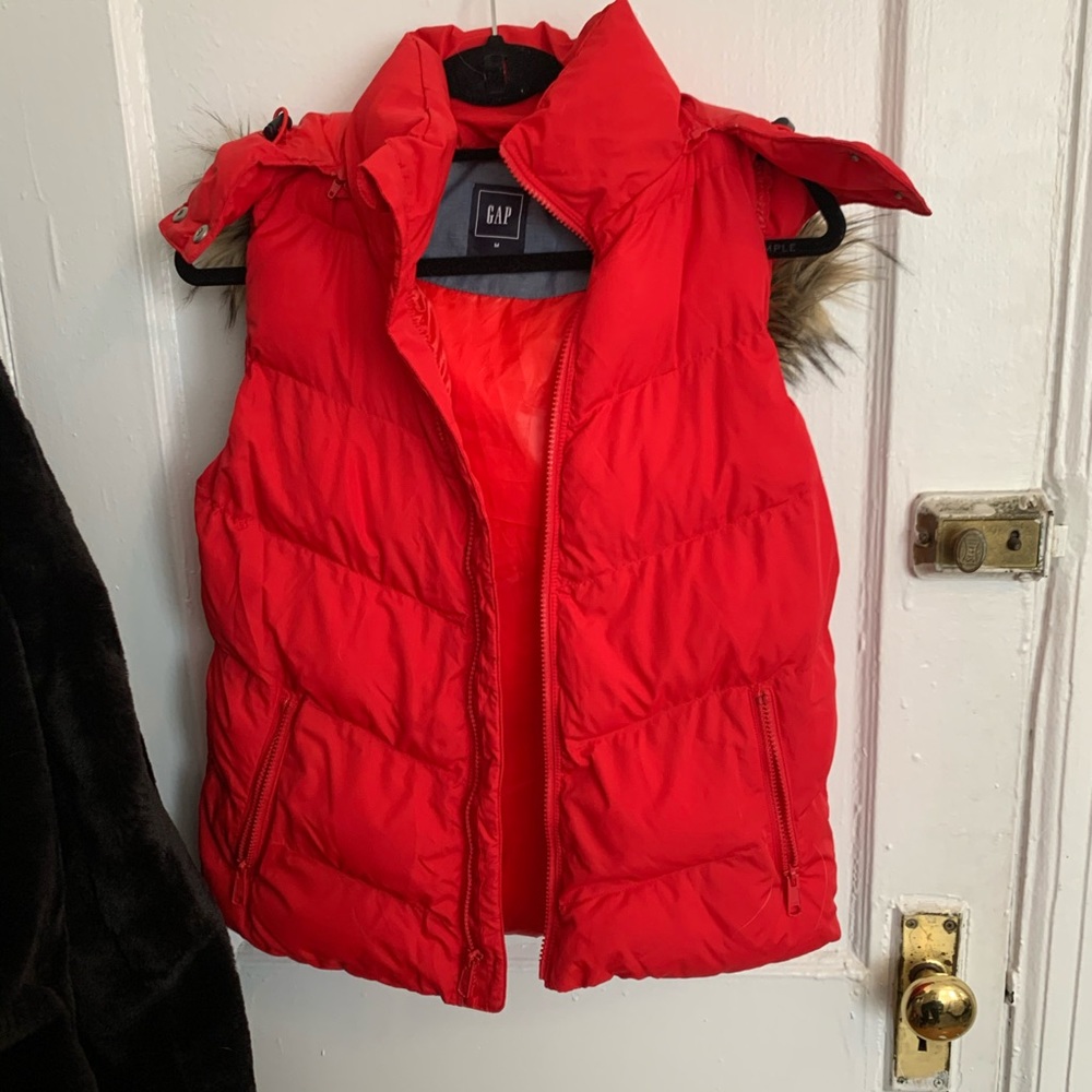 Gap red down vest